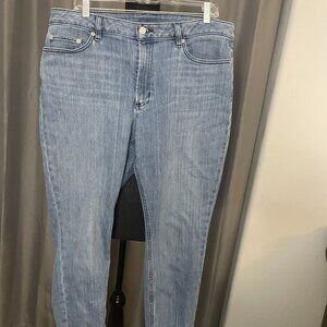 295.  LL Bean Favorite Fit Womens Jeans, Size 16, EUC